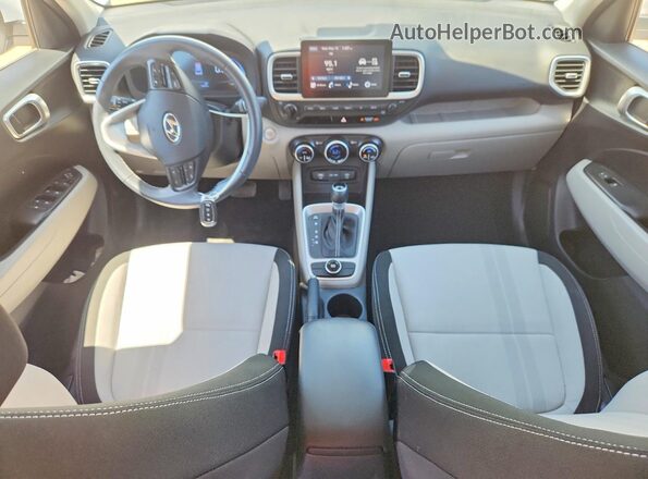 KMHRC8A33RU290032 2024 HYUNDAI VENUE White Widok deski rozdzielczej