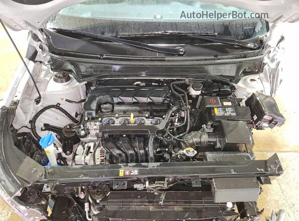 KMHRC8A33SU372073 2025 HYUNDAI VENUE Серебряный Вид подкапотного пространства