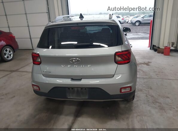 KMHRC8A34MU072156 2021 HYUNDAI VENUE Silver 