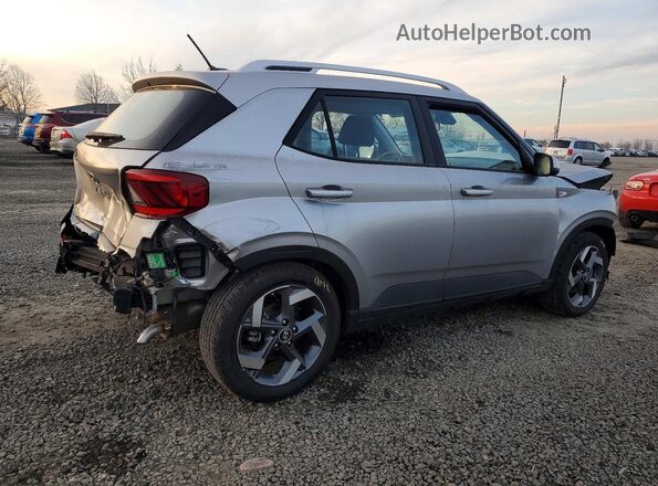 KMHRC8A34PU250734 2023 HYUNDAI VENUE Silver Задня права чверть