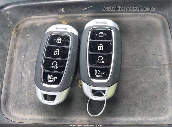 KMHRC8A34SU416629 2025 HYUNDAI VENUE Red Vista del salpicadero