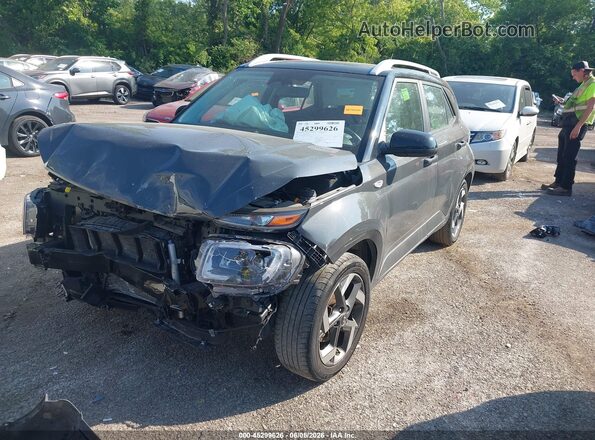 KMHRC8A36RU305588 2024 HYUNDAI VENUE Gray წინა მარცხენა ხედი სამი მეოთხედიდან
