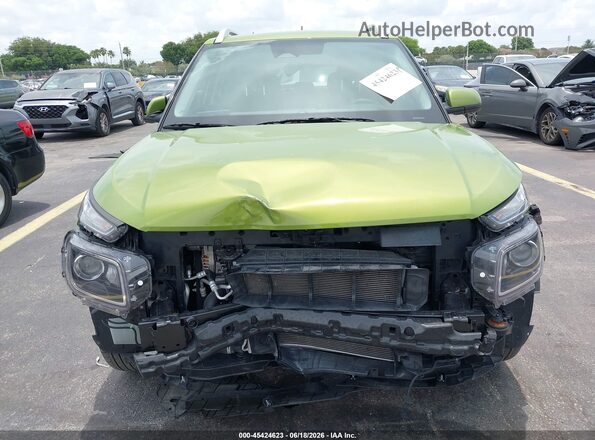 KMHRC8A36RU315490 2024 HYUNDAI VENUE Green Widok z przodu