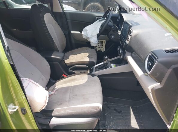 KMHRC8A37PU233135 2023 HYUNDAI VENUE Green Front interior view