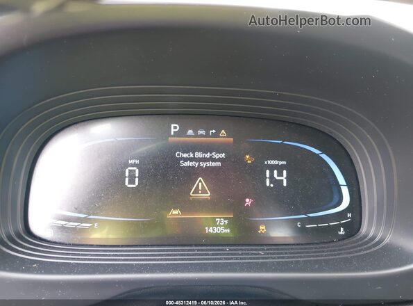 KMHRC8A37RU295041 2024 HYUNDAI VENUE Red Vista de los asientos traseros