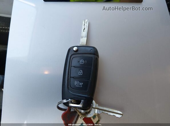 KMHRC8A38PU217588 2023 HYUNDAI VENUE Red Widok deski rozdzielczej
