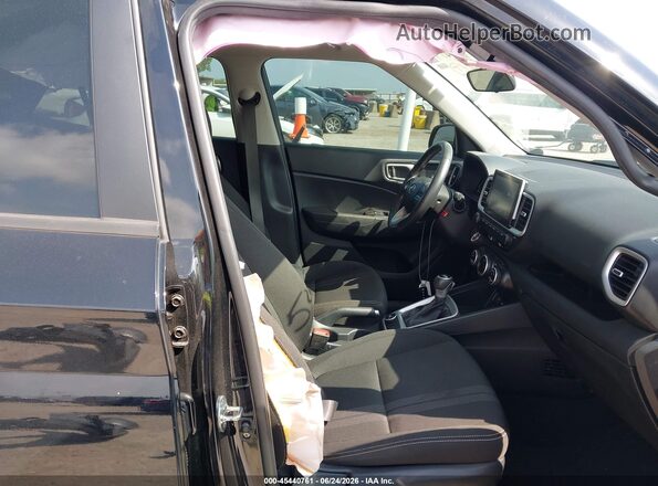 KMHRC8A38RU299938 2024 HYUNDAI VENUE Black Front interior view