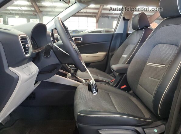KMHRC8A38RU325616 2024 HYUNDAI VENUE Blue Widok wnętrza z przodu