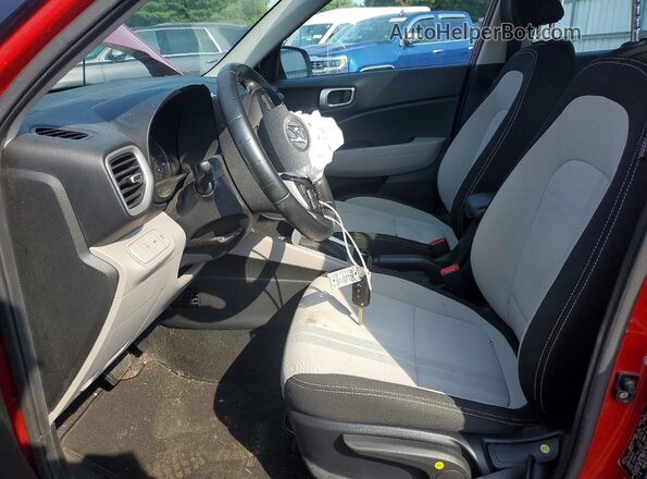 KMHRC8A39NU186946 2022 HYUNDAI VENUE Red Вид салону спереду