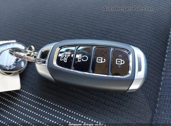 KMHRC8A39TU422394 2026 HYUNDAI VENUE Green Vista del salpicadero