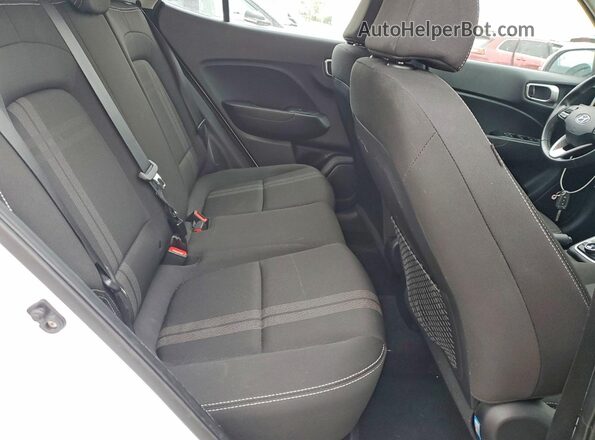 KMHRC8A3XMU070539 2021 HYUNDAI VENUE White 