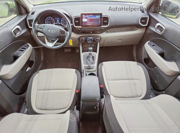 KMHRC8A3XMU078317 2021 HYUNDAI VENUE Green Dashboard view