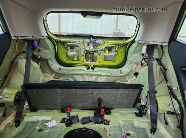 KMHRC8A3XMU078317 2021 HYUNDAI VENUE Green Rear seats view