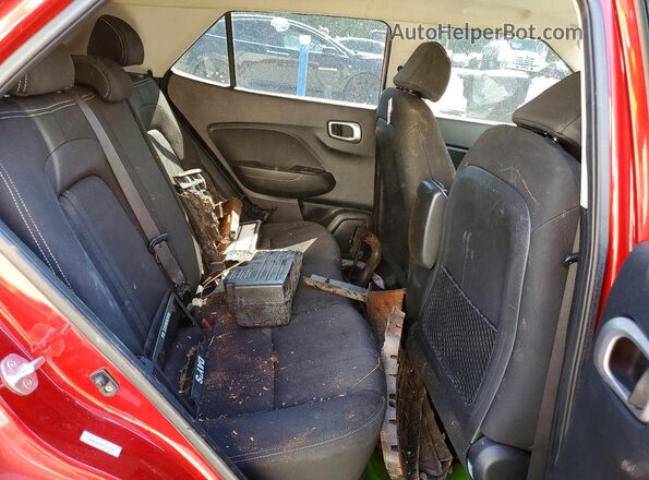 KMHRC8A3XMU114216 2021 HYUNDAI VENUE Красный Вид задней части салона