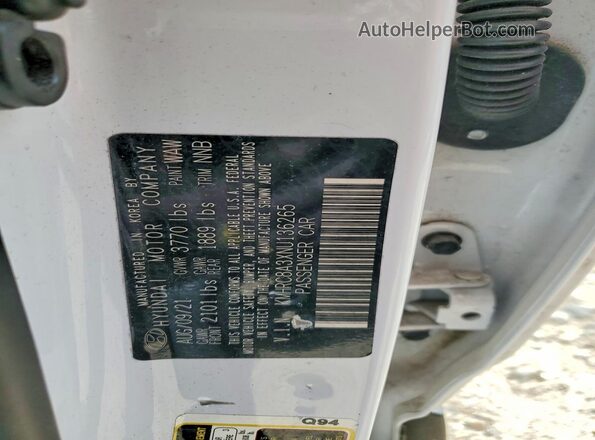KMHRC8A3XNU136265 2022 HYUNDAI VENUE White 