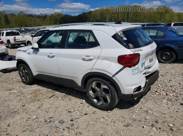KMHRC8A3XNU136265 2022 HYUNDAI VENUE White 
