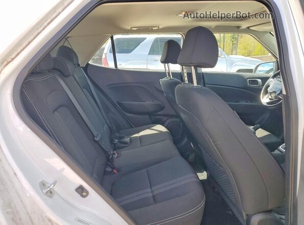 KMHRC8A3XNU136265 2022 HYUNDAI VENUE White 