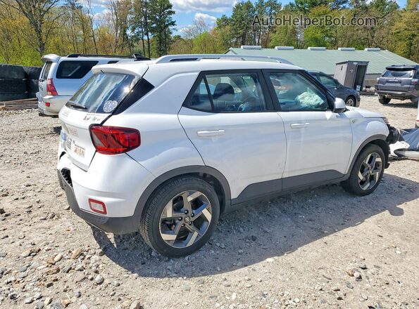 KMHRC8A3XNU136265 2022 HYUNDAI VENUE White 