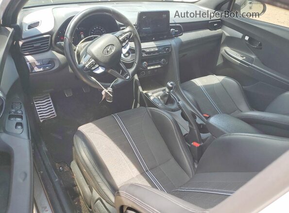 KMHT36AH8NU013750 2022 HYUNDAI VELOSTER White Առջևի վահանակի տեսք