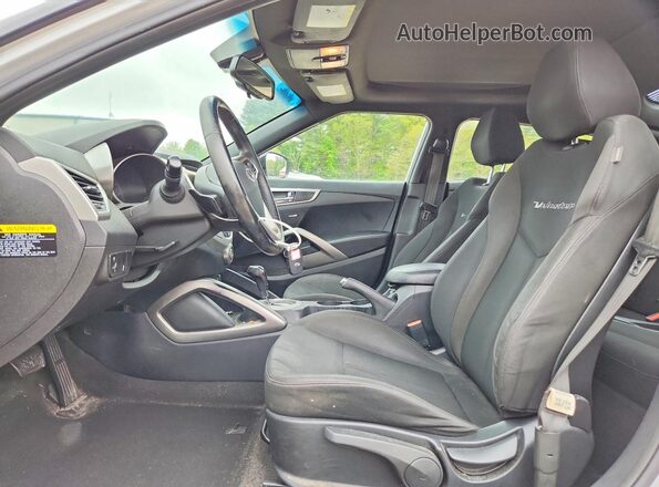 KMHTC6AD0HU317818 2017 HYUNDAI VELOSTER Silver Widok wnętrza z przodu