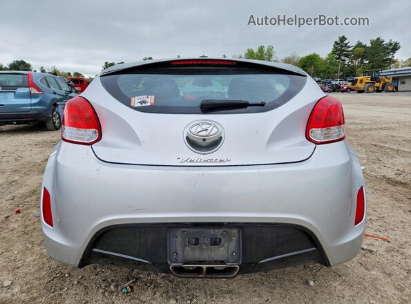 KMHTC6AD0HU317818 2017 HYUNDAI VELOSTER Silver Widok z tyłu