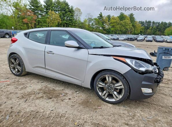 KMHTC6AD0HU317818 2017 HYUNDAI VELOSTER Silver Przód prawy