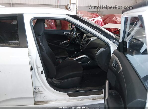 KMHTC6AD1GU263198 2016 HYUNDAI VELOSTER Белый Вид салона спереди