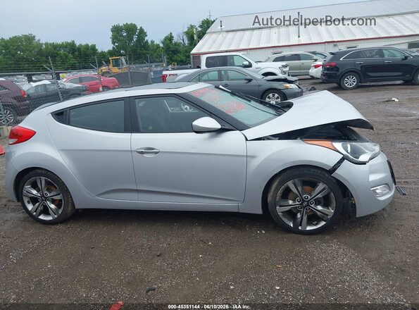 KMHTC6AD3HU317800 2017 HYUNDAI VELOSTER Silver Вид задньої частини салону