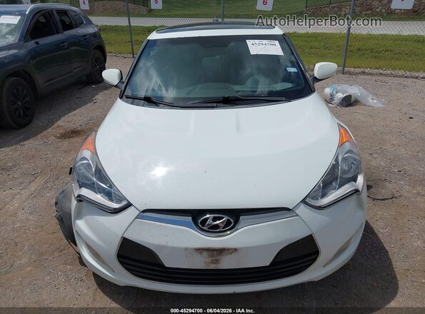 KMHTC6AD5GU257808 2016 HYUNDAI VOLESTER White Instrument cluster view