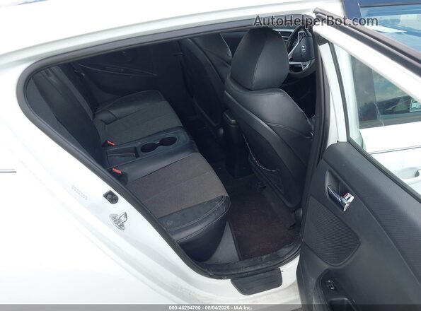 KMHTC6AD5GU257808 2016 HYUNDAI VOLESTER White VIN sticker view