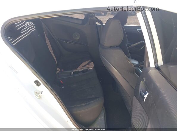 KMHTC6AD6HU310744 2017 HYUNDAI VELOSTER White Widok naklejki z numerem VIN