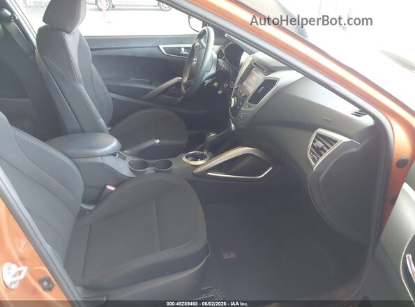 KMHTC6AD7GU280880 2016 HYUNDAI VELOSTER Orange Front interior view