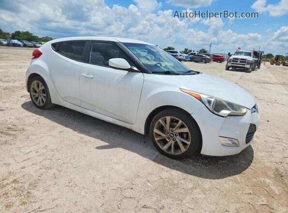 KMHTC6AD8HU310759 2017 HYUNDAI VELOSTER White Front right