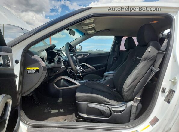 KMHTC6AD8HU310759 2017 HYUNDAI VELOSTER White Front interior view