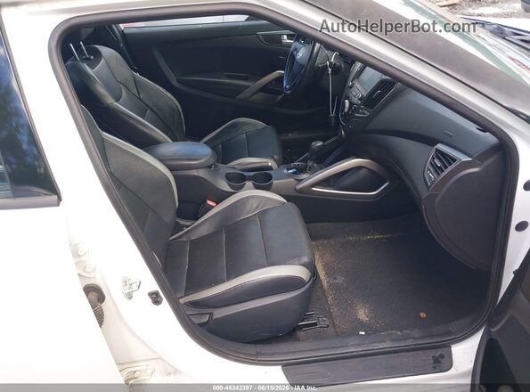 KMHTC6AE2GU279452 2016 HYUNDAI VELOSTER White Front interior view