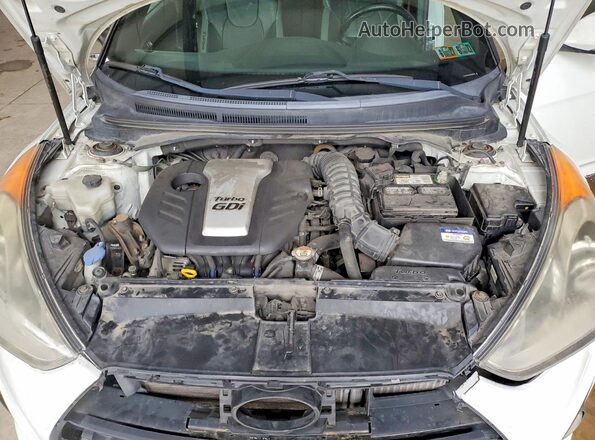 KMHTC6AE2GU285042 2016 HYUNDAI VELOSTER White უკანა სალონის ხედი