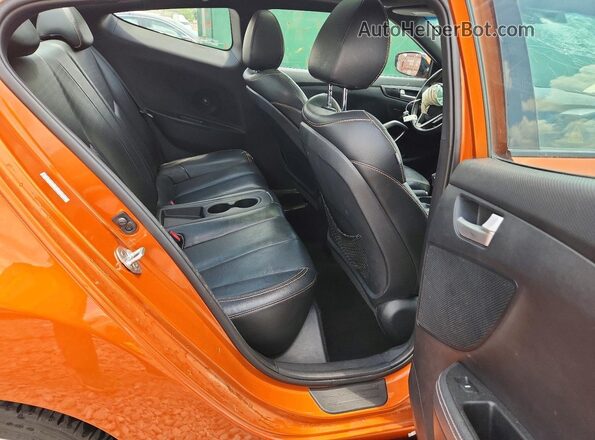 KMHTC6AE4GU296141 2016 HYUNDAI VELOSTER Orange Rear seats view