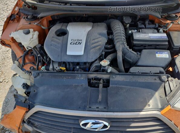 KMHTC6AE4GU296141 2016 HYUNDAI VELOSTER Orange Rear interior view
