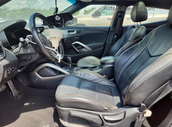 KMHTC6AE4GU296141 2016 HYUNDAI VELOSTER Orange Front interior view