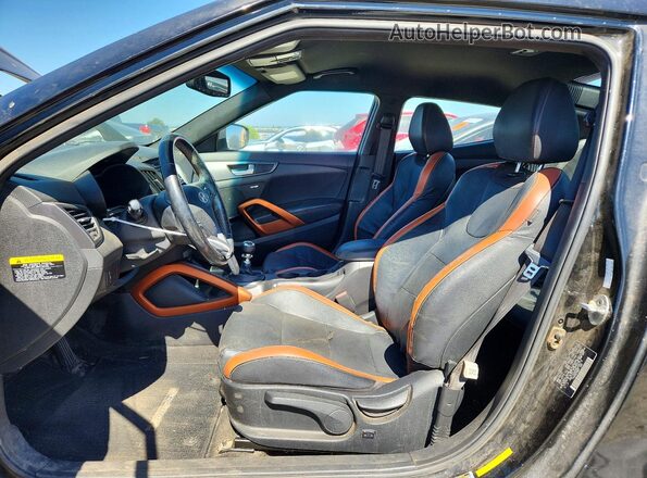 KMHTC6AE8GU292772 2016 HYUNDAI VELOSTER Черный Вид салона спереди
