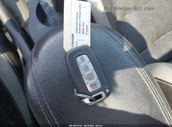 KMHTC6AE9GU286737 2016 HYUNDAI VELOSTER Белый Вид панели приборов