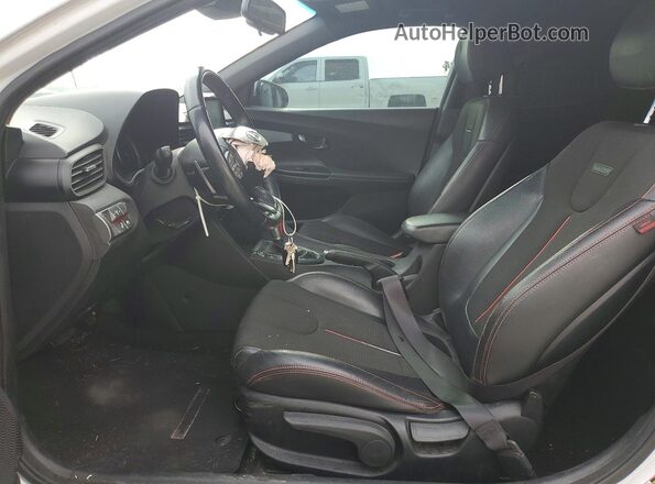 KMHTG6AF4LU024843 2020 HYUNDAI VELOSTER Белый Вид салона спереди