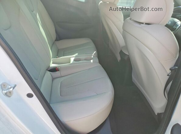 KMHTH6AB2LU030599 2020 HYUNDAI VELOSTER White Սալոնի հետևի տեսք