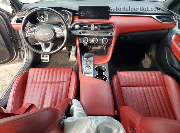 KMTG34TA7PU109979 2023 GENESIS G70 Серебряный Вид панели приборов