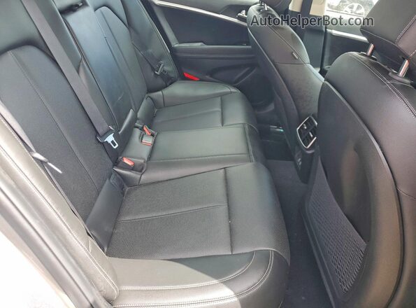 KMTG64SC2TU165770 2026 GENESIS G70 Silver Vista de los asientos traseros