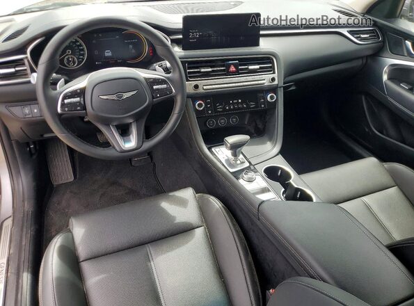KMTG64SC2TU165770 2026 GENESIS G70 Silver Vista del salpicadero
