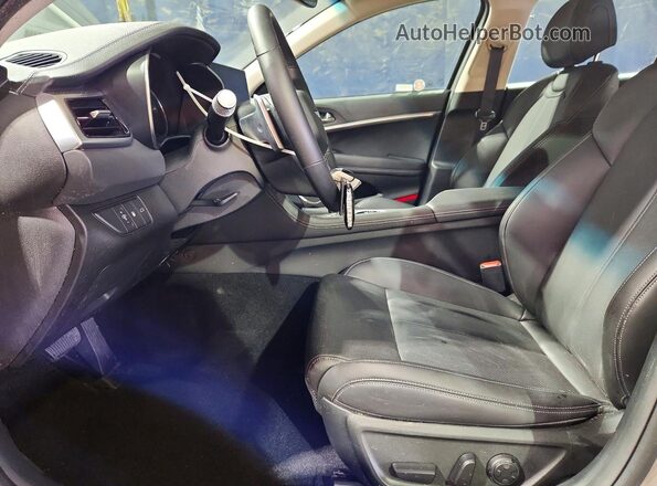 KMTG64SC6TU166503 2026 GENESIS G70 Silver Front interior view
