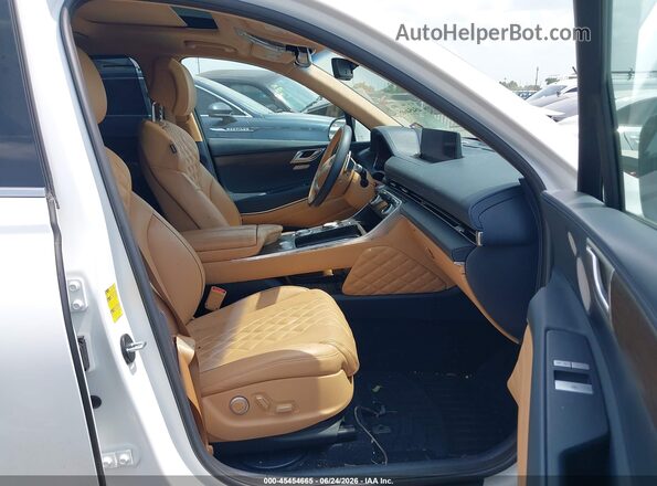 KMUHCESC2PU130893 2023 GENESIS GV80 White Front interior view