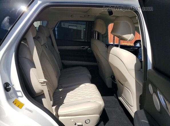 KMUHCESC2RU171303 2024 GENESIS GV80 White Rear interior view