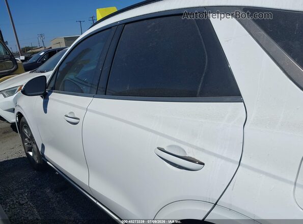 KMUMCDTC9NU033890 2022 GENESIS GV70 White 